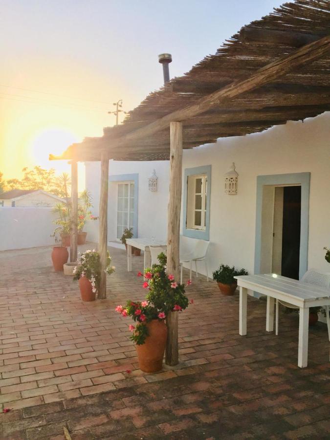 אלבור Casa Largo Do Poco Guesthouse מראה חיצוני תמונה